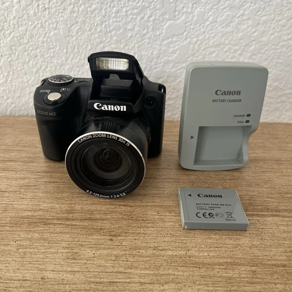 Canon Powershot SX510 HS 12.1 Mp Wi-Fi Digital Camera - Working - With Charger